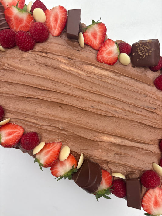 Marble tray bake cake