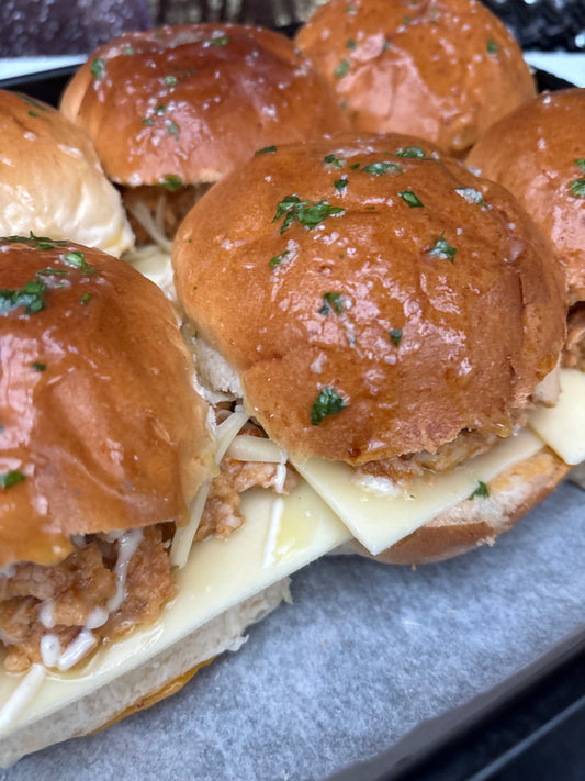 Oven baked sliders with homemade garlic wedges ❤️